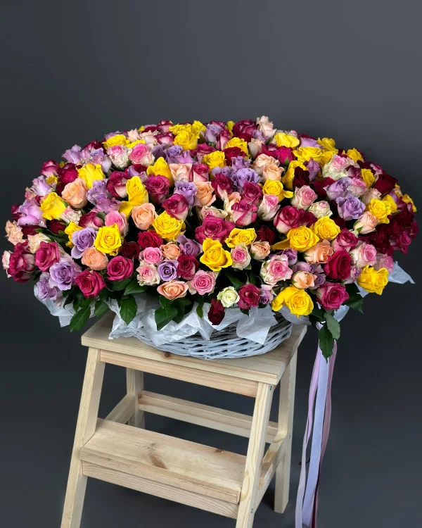 Розы в корзине 301 Кения микс